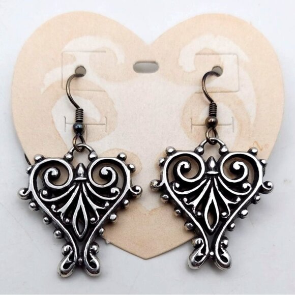 Brighton Capri Heart 2 PC Silver Plated Necklace Earrings Set w/ Collectible Tin - Picture 2 of 6